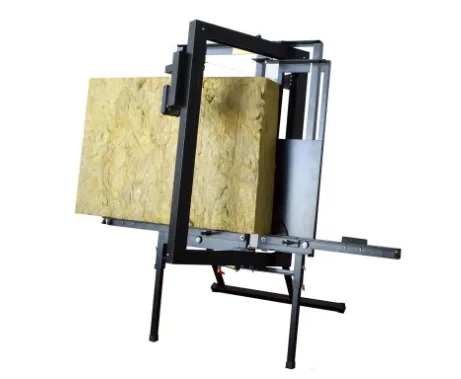 Cortadora-panel-aislamiento-termico Máquina cortadora de paneles de aislamiento térmico para fachada, diseñada para cortes precisos en materiales como lana mineral o corcho