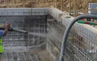 Gunitado de piscina con máquina BUNKER CLB 18R