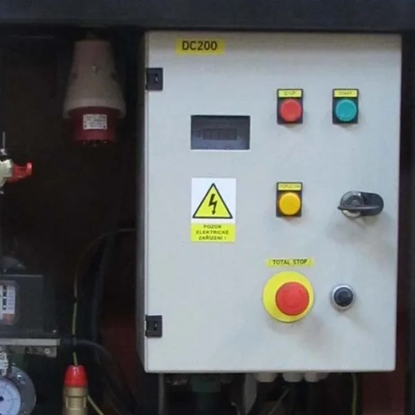 Cuadro eléctrico de control de la bomba de dosificación Filamós DC 200